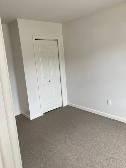 12 Jenkins Court Apartment B-2 3